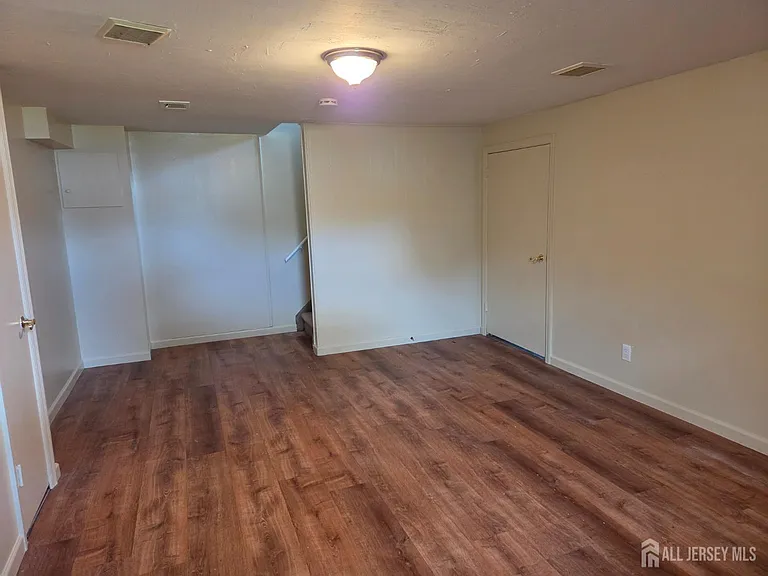 8 Chester Ct — Photo 23