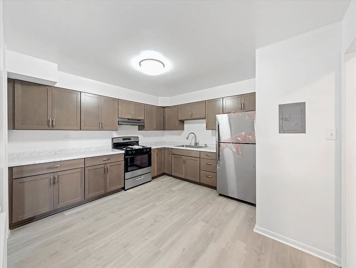 2 bed, 1.5 bath, $1,475 — Photo 2