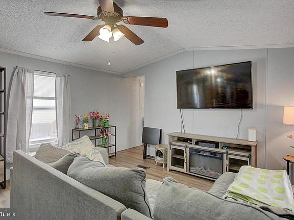 5th image of 188 Rustic Dr