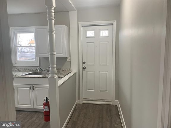 4th image of 406 High St #2