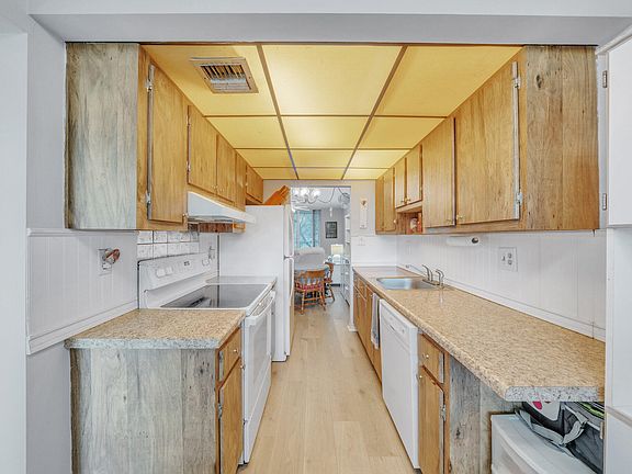 5th image of 3361 NW 47th Terrace #231