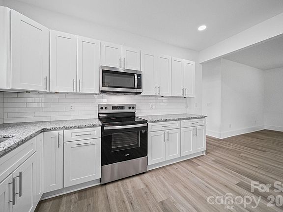5th image of 715 Wood St