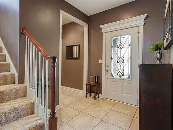 3rd image of 1007 W Howard Pl