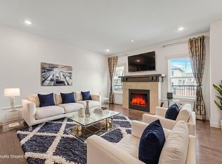 1548 36th Ave NW, Edmonton, AB T6T0M5