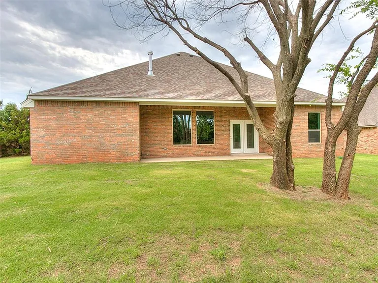 11500 Fairways Ave — Photo 44