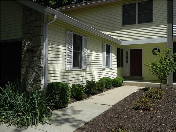 2nd image of 1536 Charlemont Dr