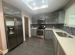 9372 Vena Ave, Pacoima, CA 91331