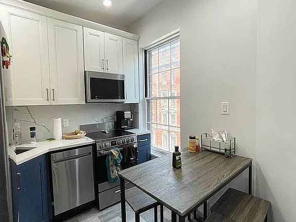 5th image of 121 Norfolk St Floor 4