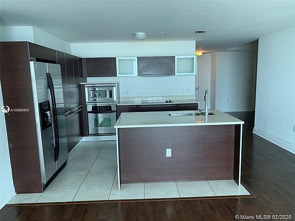 4th image of 1900 N Bayshore Dr APT 1901