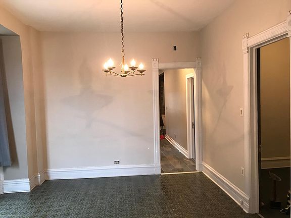 4th image of 932 S Leavitt St #1