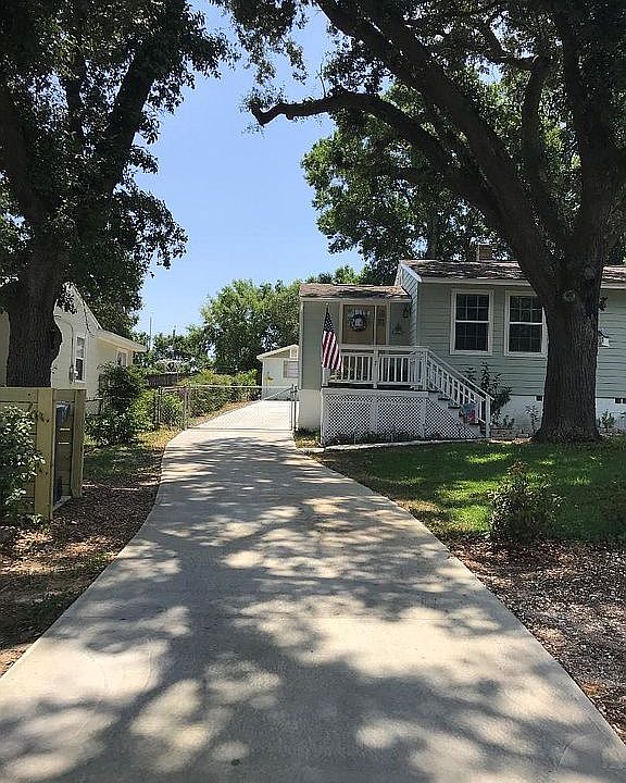 2nd image of 7 Rosea Dr