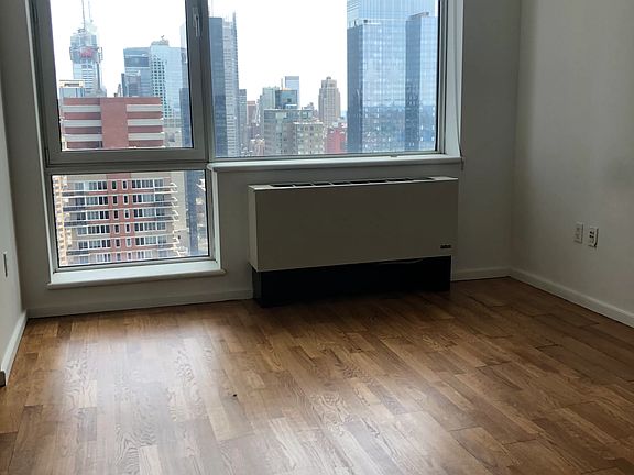 4th image of 635 W 42nd St APT 32F