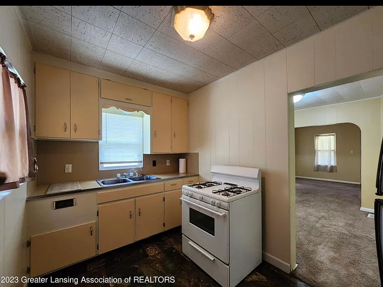 811 Call St — Photo 3