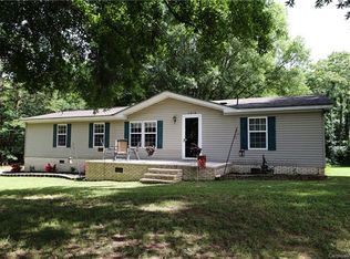 1010 Cedar Creek Rd, Kannapolis, NC 28083