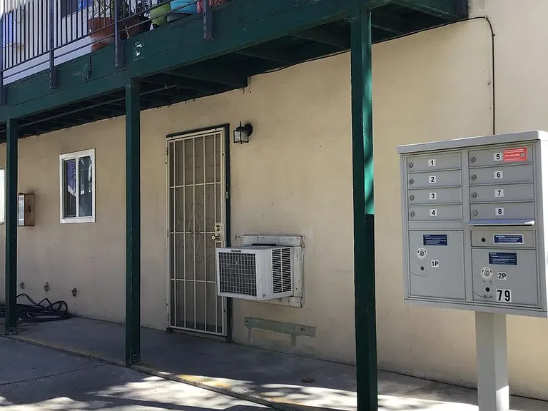 1027 F St — Photo 2