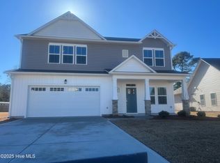 221 E Maritt St, Hampstead, NC 28443