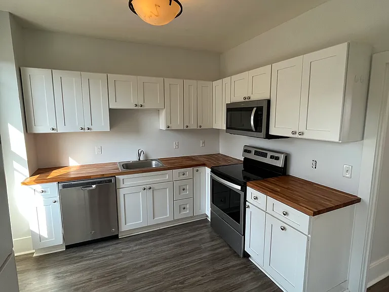 3255 Pinehurst Ave #2 — Photo 4