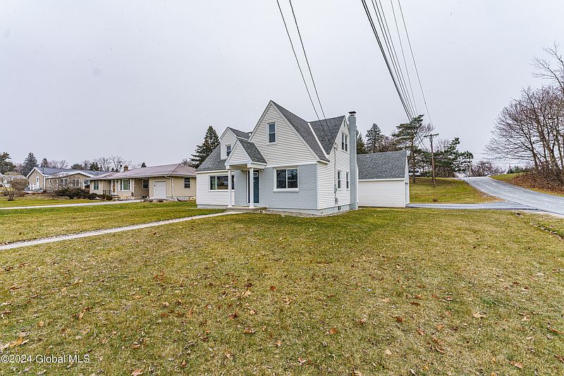 2nd image of 14 Sunset View Avenue