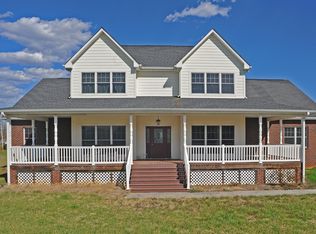 217 Freedom Ln, Wirtz, VA 24184