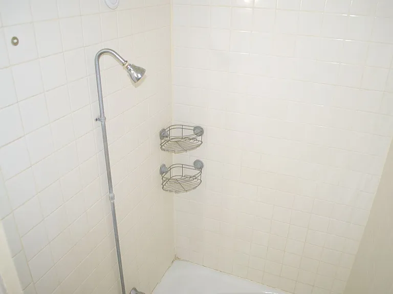 1385 Benton St — Photo 8