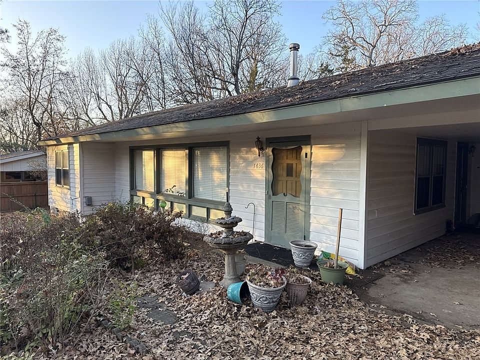 2nd image of 1636 E Carolyn Dr