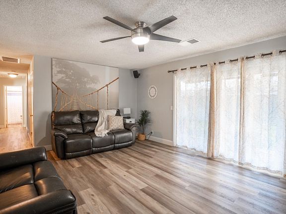 4th image of 1229 Alderwood Way