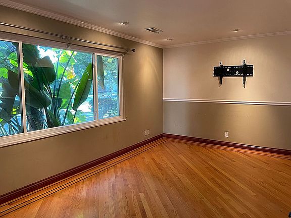 2nd image of 1079 Morningside Dr