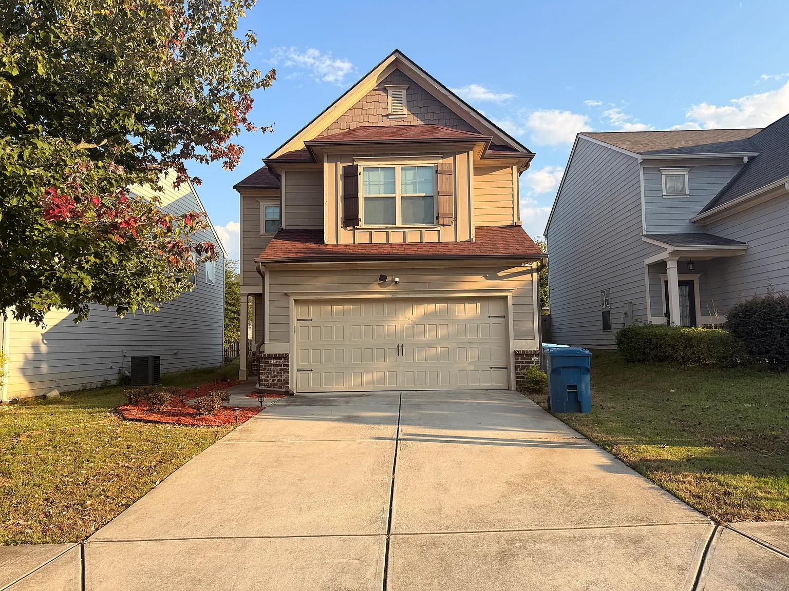 3 bed, 2.5 bath, 1924 sqft, $2,400 — Photo 1