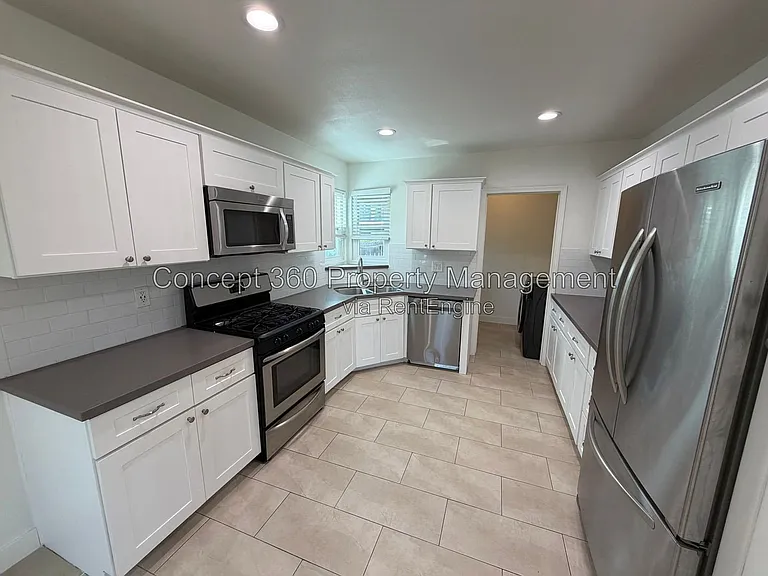 1214 E Cartagena St — Photo 8