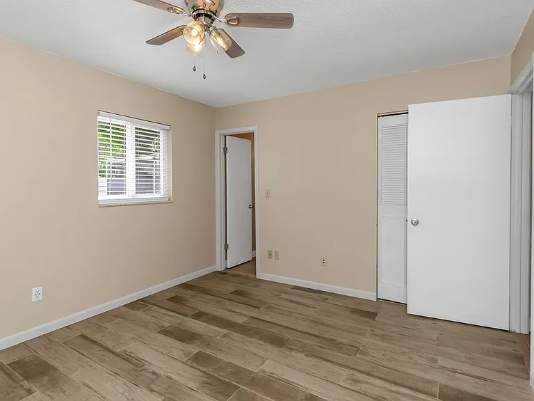 Main bedroom #4 with bathroom