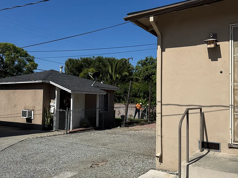 323 W I St — Photo 15