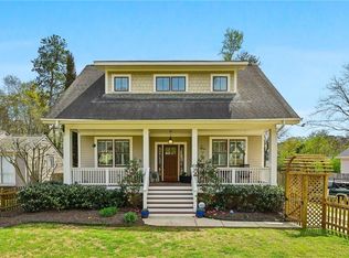 515 E Lake Dr, Decatur, GA 30030