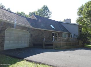 705 Old Stage Rd, Albrightsville, PA 18210