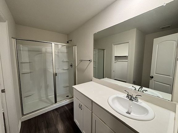 5th image of 2927 Dorris St