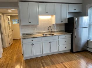 70 Seymour St APT 2, Worcester, MA 01610