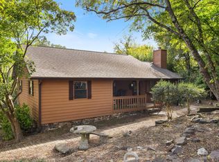 910 Old Lower Mill Rd, Hixson, TN 37343