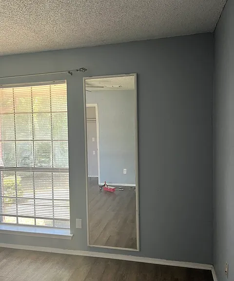 1012 Pleasant Valley Ln — Photo 10