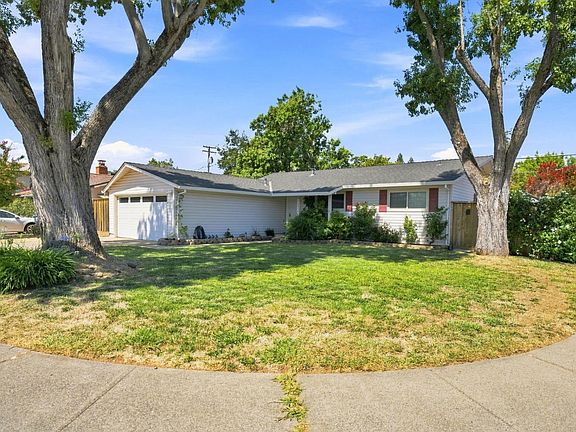 2nd image of 10833 Walnutwood Way