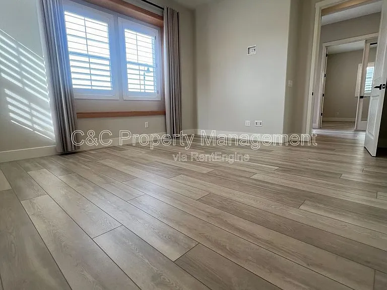 2996 Minaret Way — Photo 18