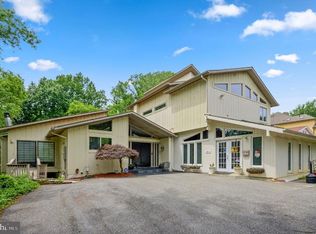 10204 Falls Rd, Potomac, MD 20854