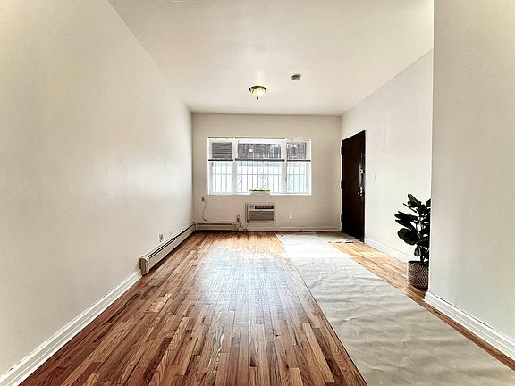 4th image of 41 Claver Pl #B