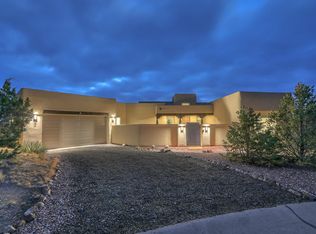 2 Via Quinta, Santa Fe, NM 87507