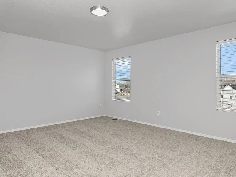 1786 E Kentucky Ave — Photo 12