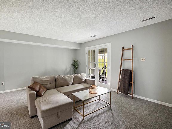 4th image of 29 Twin Brooks Dr