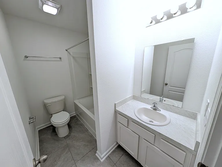 100 Vero Dr — Photo 17