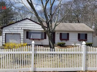 299 Revilo Ave, Shirley, NY 11967