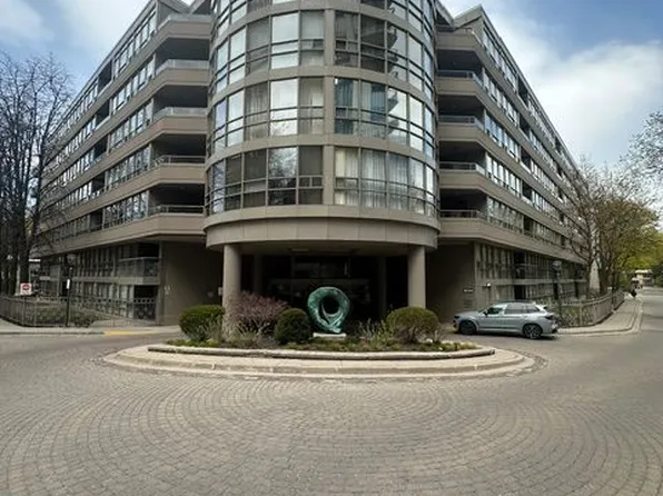18 Lower Village Gate #Penthouse 4, Toronto, ON M5P 3M1