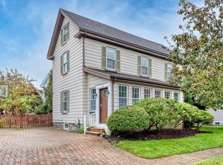 16 Hemingway St, Winchester, MA 01890