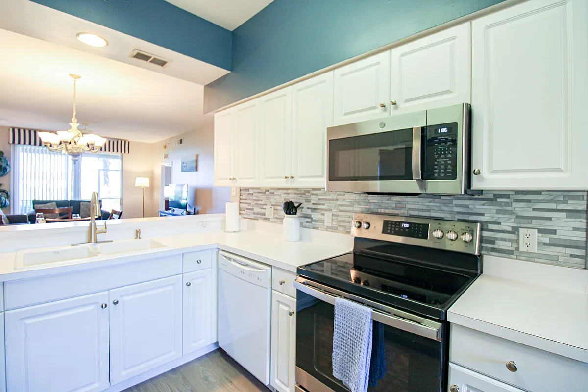 Photo 2 of 31 - 2720 Cypress Trace Cir #2914 - Naples, FL Building Photo - 2720 Cypress Trace Cir #2914