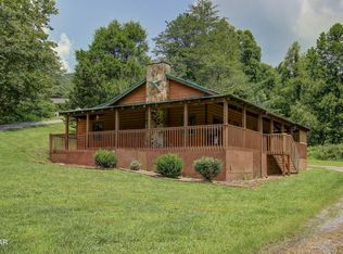1999 E Mountain View Way, Sevierville, TN 37876
